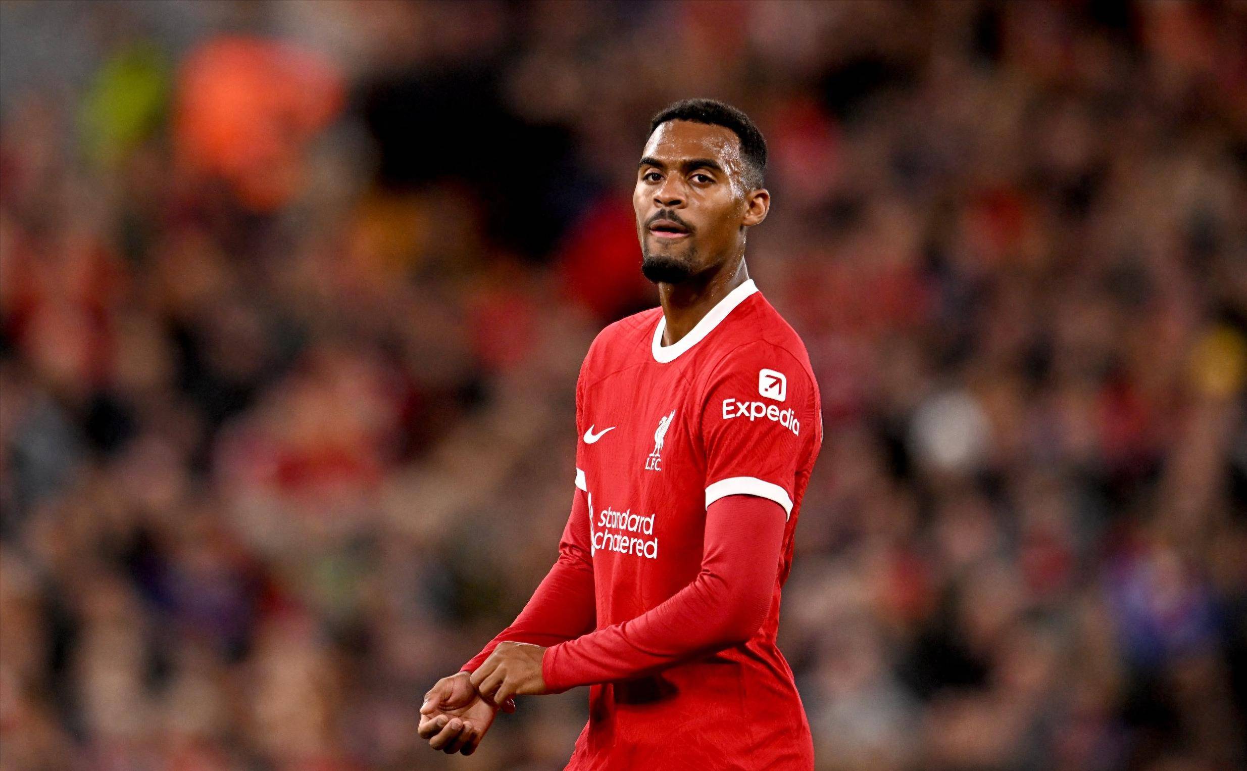 两侧夹击 两侧夹击